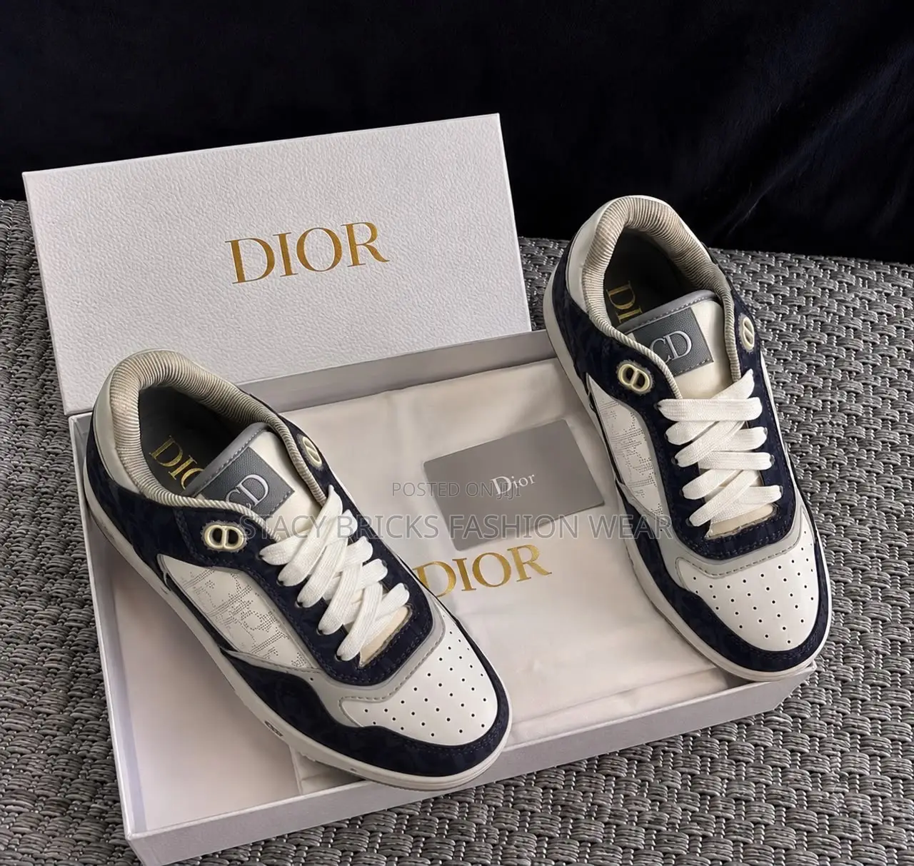 Luxury Christian Dior Sneaks Comes With Branded Box