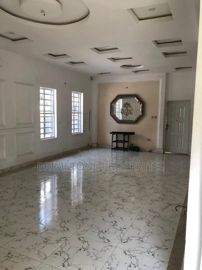 Furnished 4bdrm Duplex in Chevron for rent