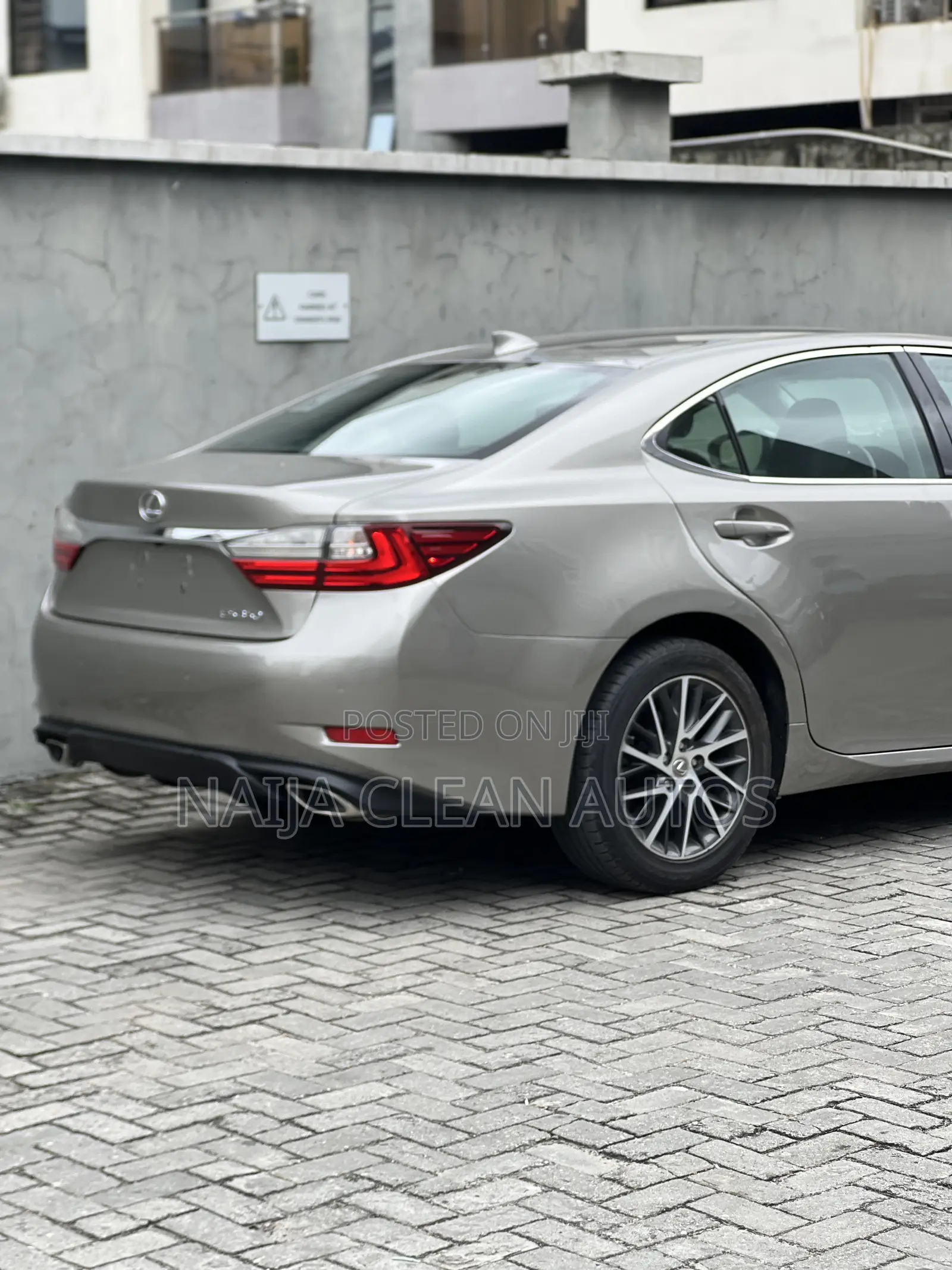 Lexus ES 350 FWD 2016 Gold