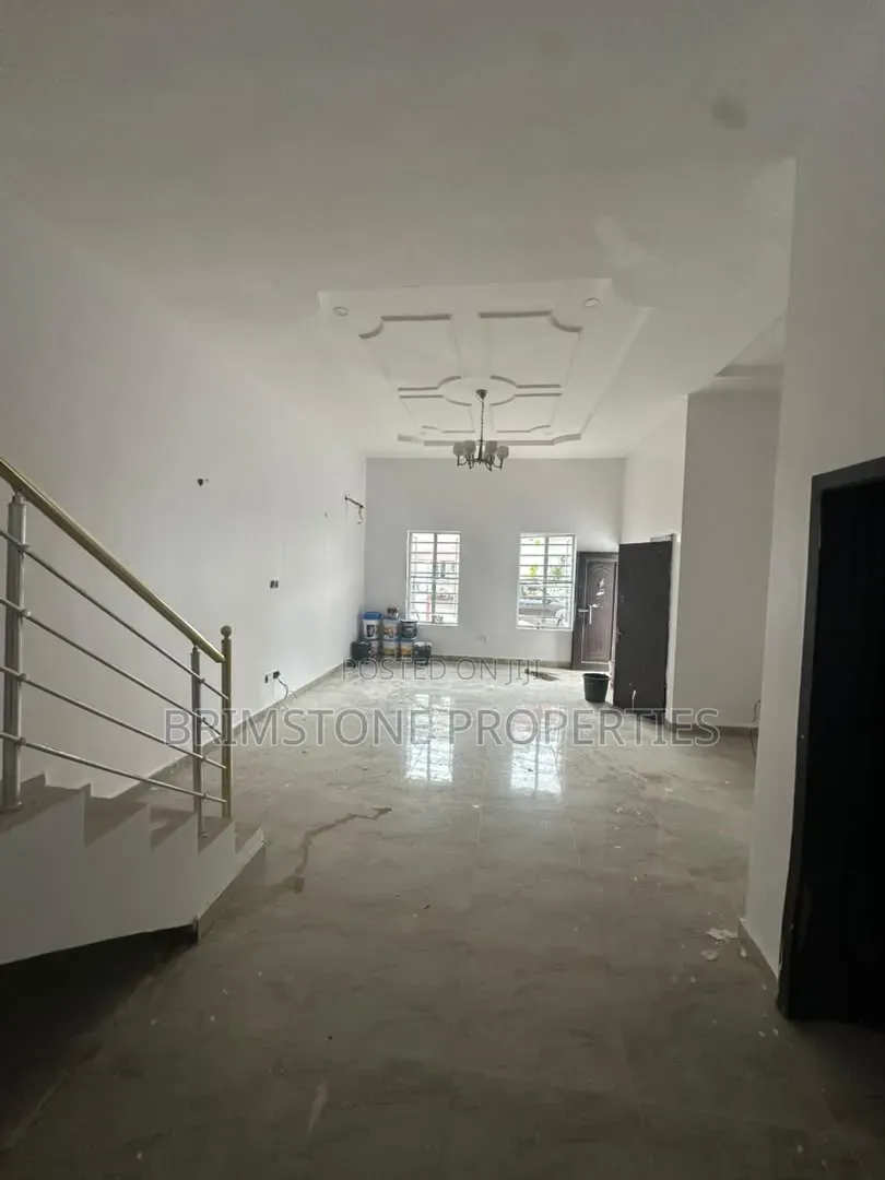 Furnished 4bdrm Duplex in Chevron for rent
