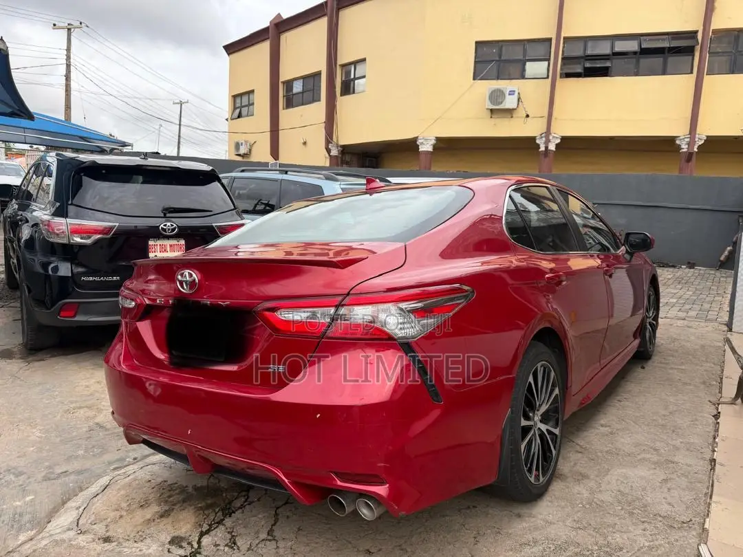 Toyota Camry SE (2.5L 4cyl 8A) 2019 Red
