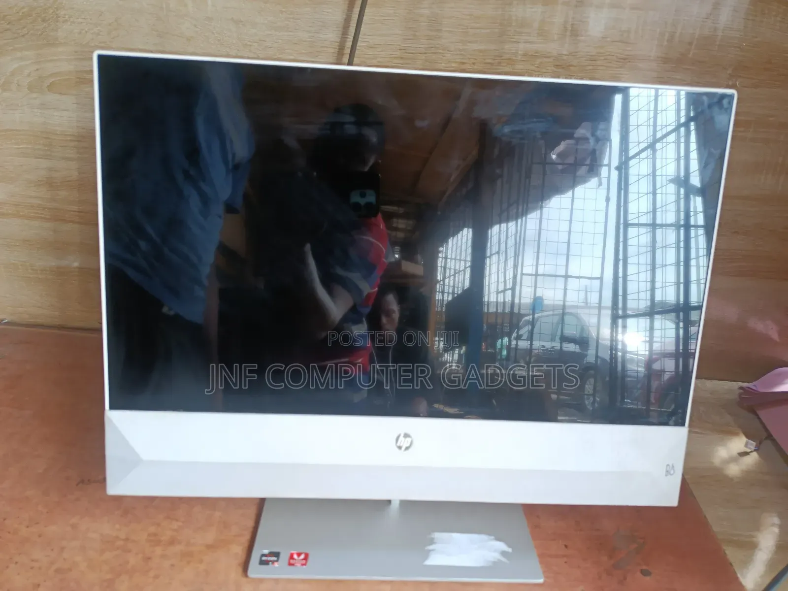 Desktop Computer HP Pavilion 24 8GB AMD Ryzen 7 SSD 256GB