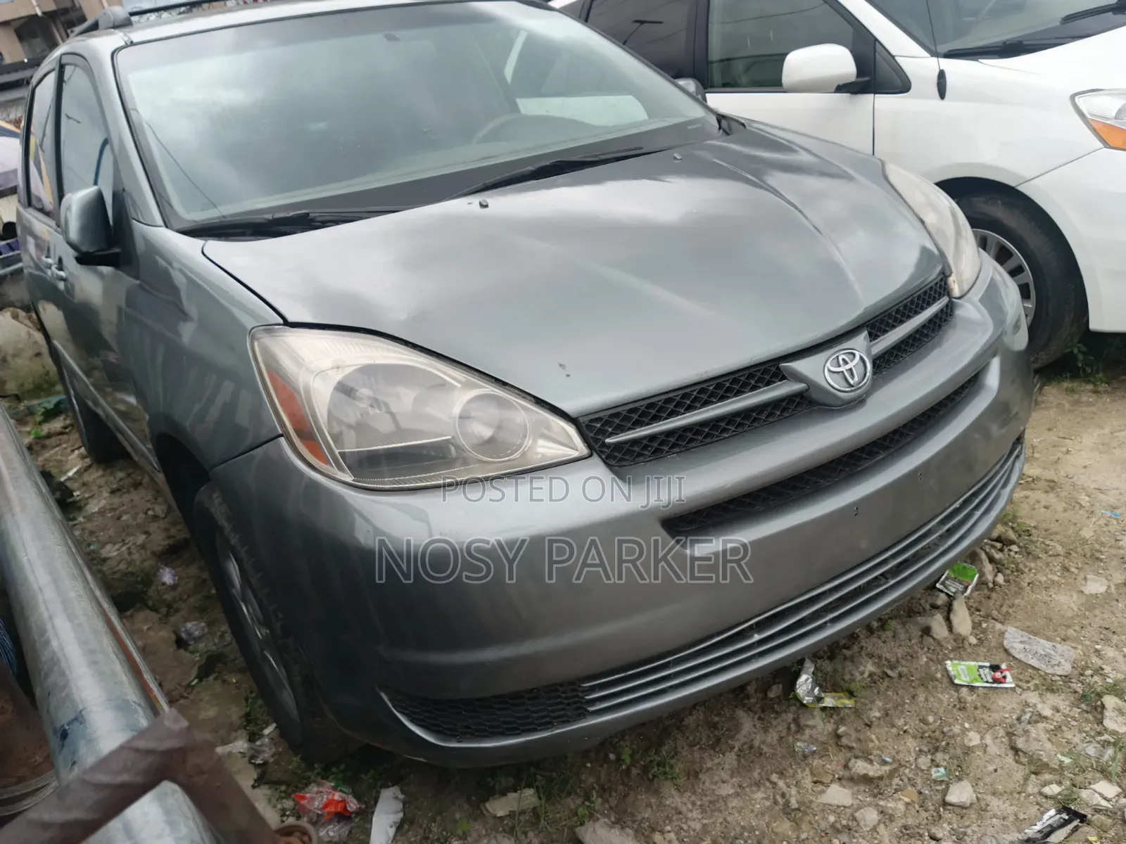 Toyota Sienna LE FWD (3.3L V6 5A) 2004 Gray