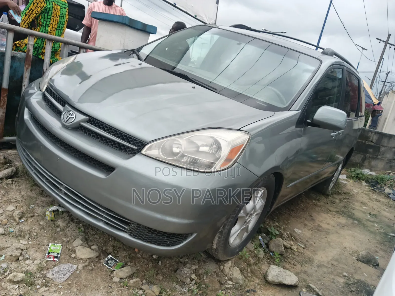 Toyota Sienna LE FWD (3.3L V6 5A) 2004 Gray