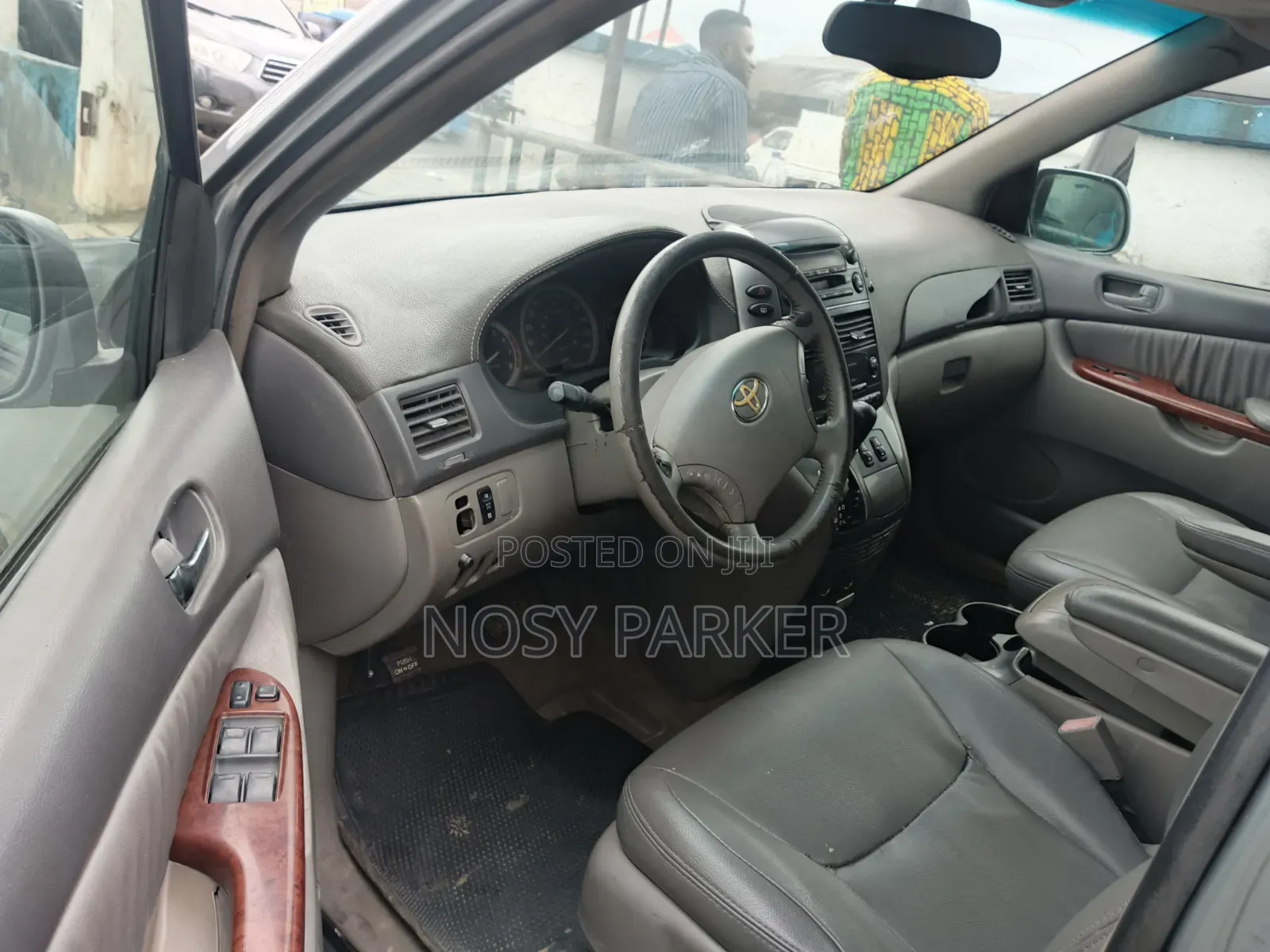 Toyota Sienna LE FWD (3.3L V6 5A) 2004 Gray