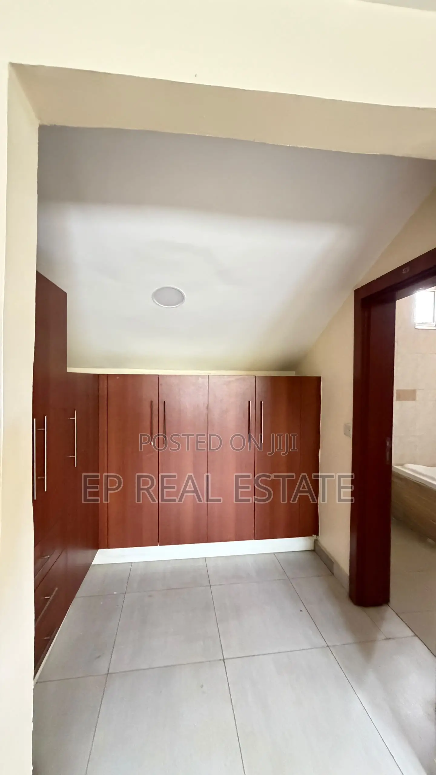5bdrm House in Life Camp for rent
