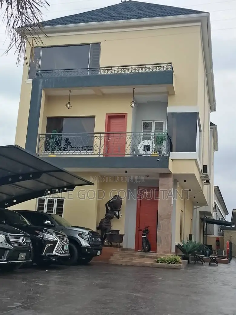 Furnished 6bdrm Duplex in Magodo Phase 2 for sale