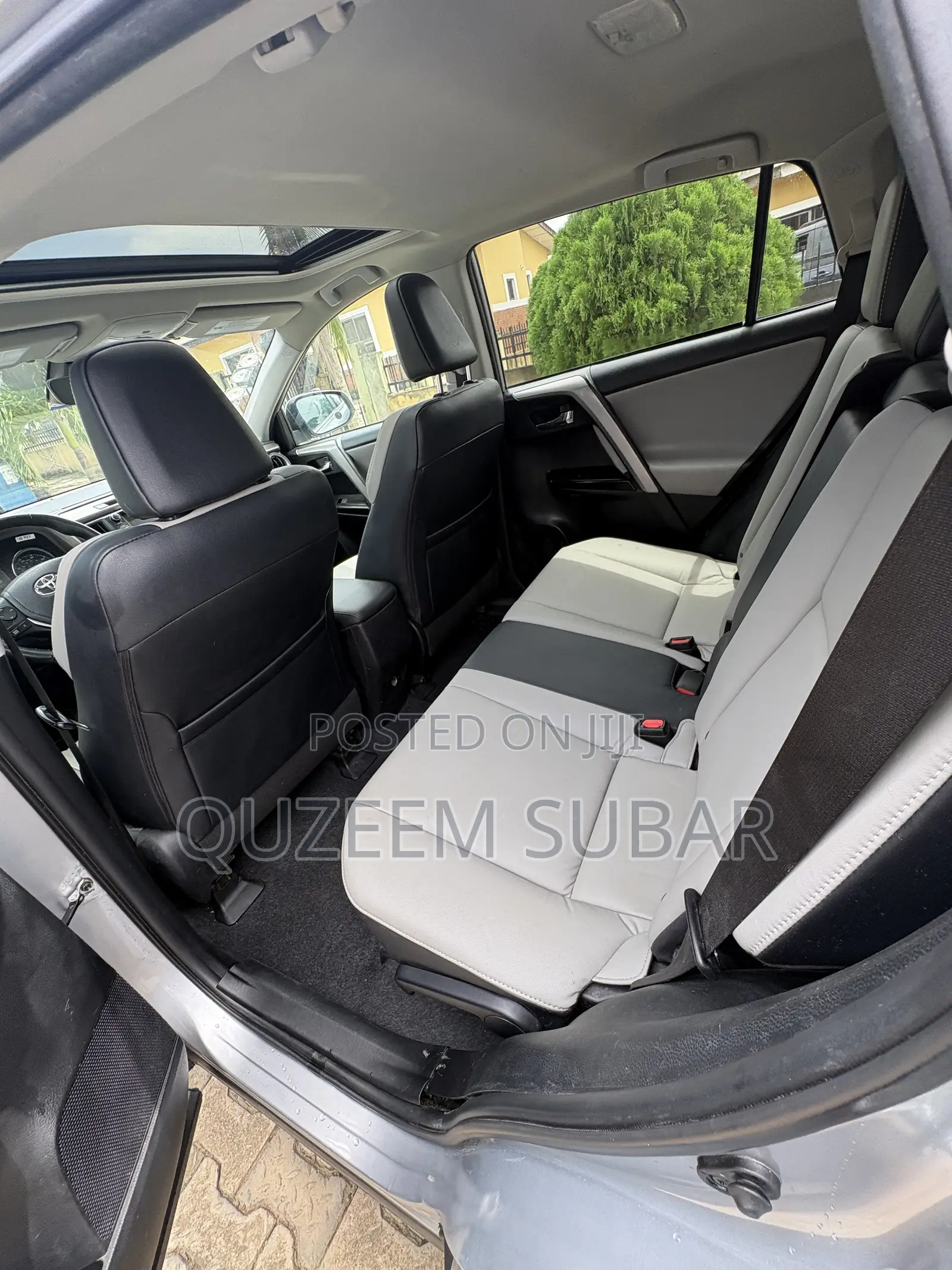 Toyota RAV4 Limited AWD (2.5L 4cyl 6A) 2017 Gold
