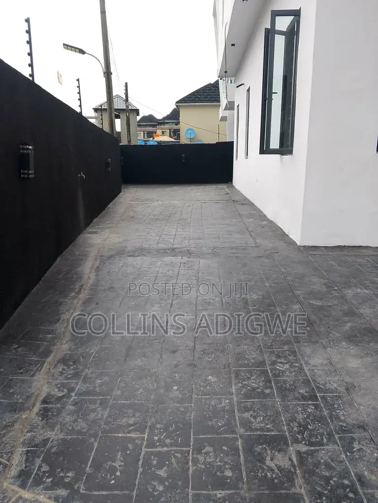 4bdrm Duplex in Behind Blenco for sale