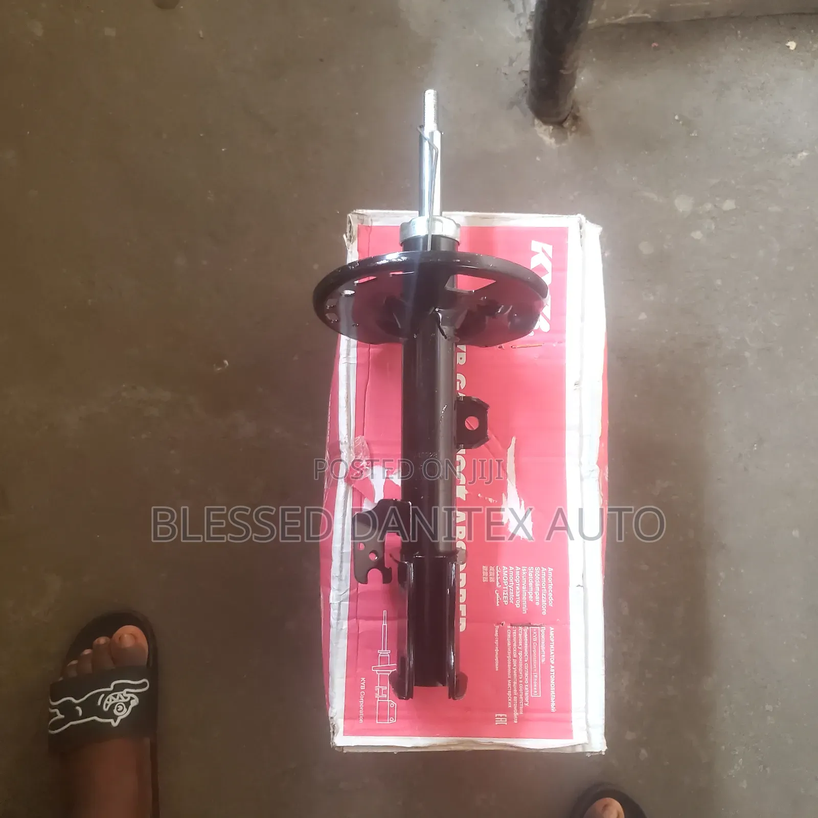 Front Shock Abserber of Toyota Highlander and Rx350 2014 to 2018 K Y B