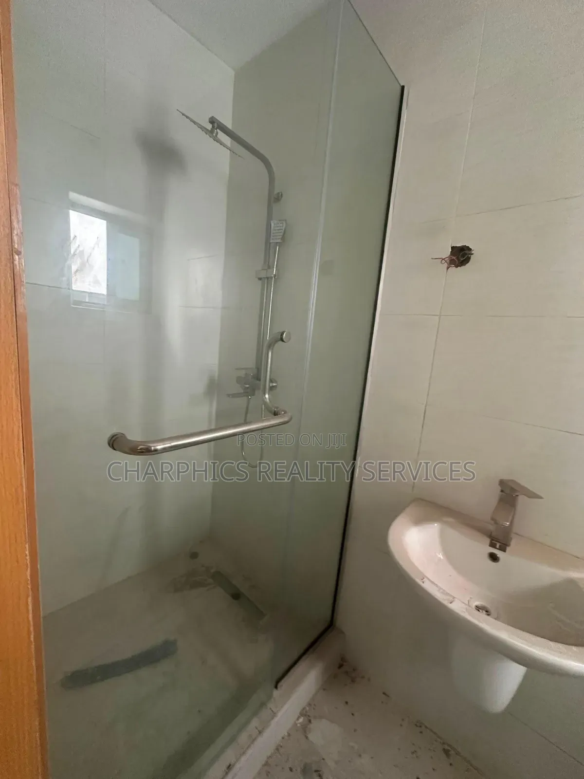 2bdrm Apartment in Awolowo Way for rent