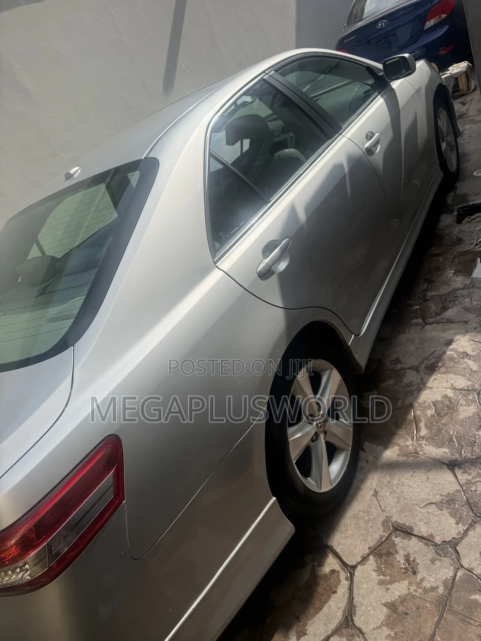 Toyota Camry SE V6 4dr Sedan (3.5L 6cyl 6A) 2011 Silver