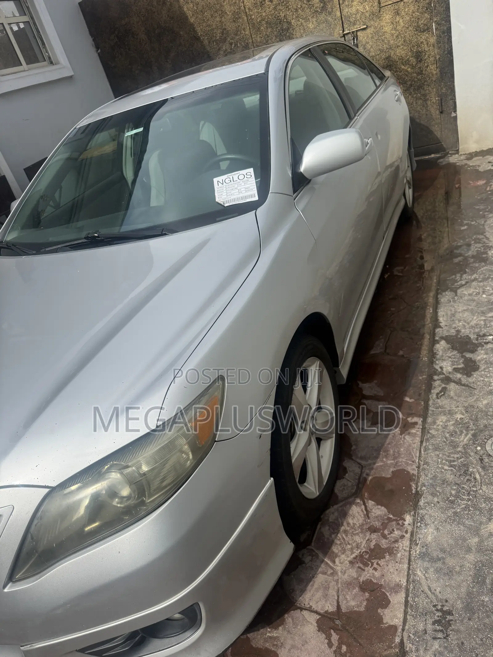 Toyota Camry SE V6 4dr Sedan (3.5L 6cyl 6A) 2011 Silver