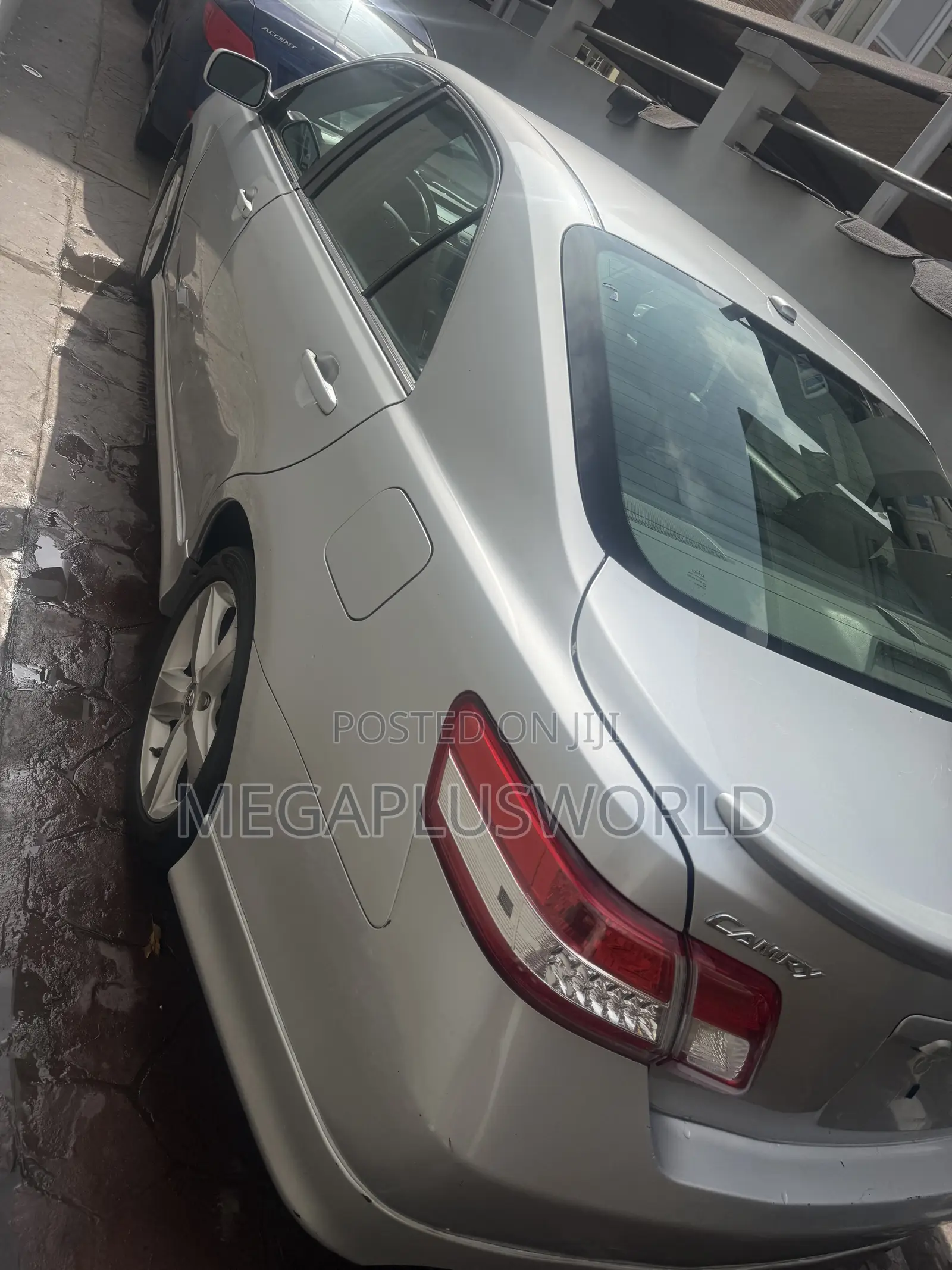 Toyota Camry SE V6 4dr Sedan (3.5L 6cyl 6A) 2011 Silver