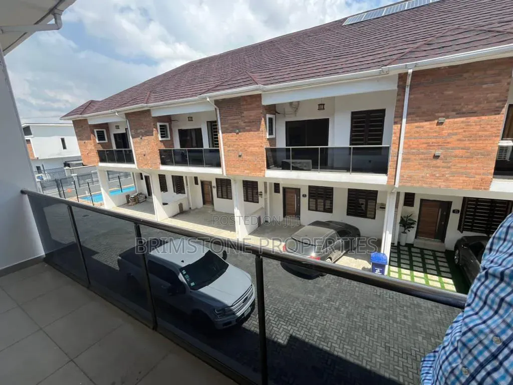 Furnished 4bdrm Duplex in Chevron for rent