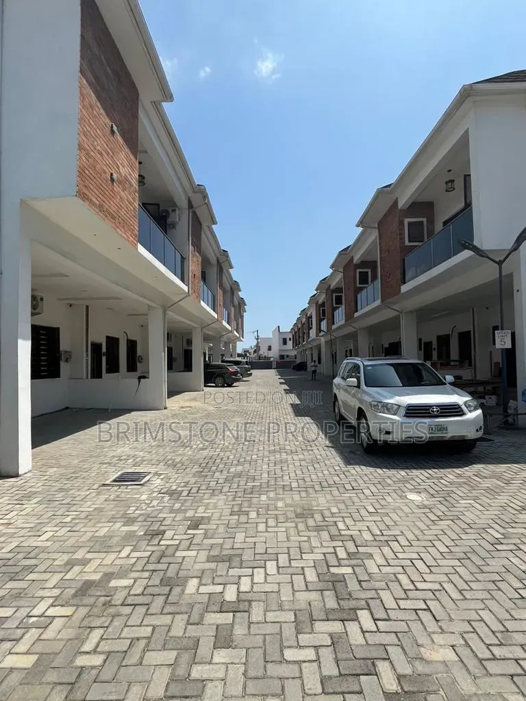 Furnished 4bdrm Duplex in Chevron for rent