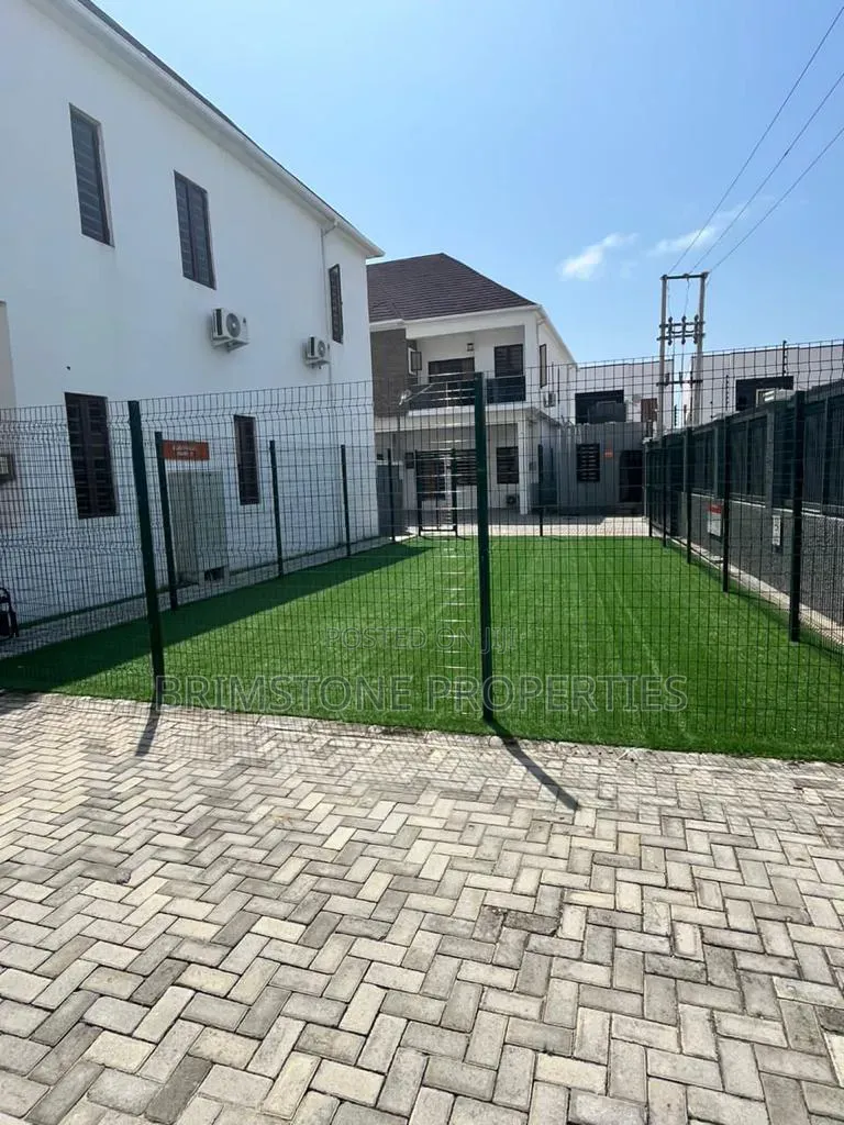 Furnished 4bdrm Duplex in Chevron for rent