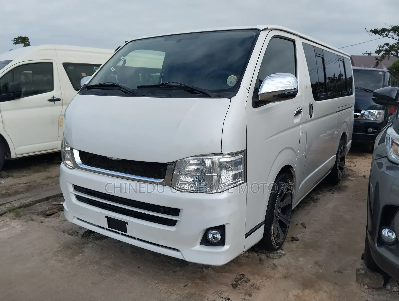 Toyota HiAce 2014 White
