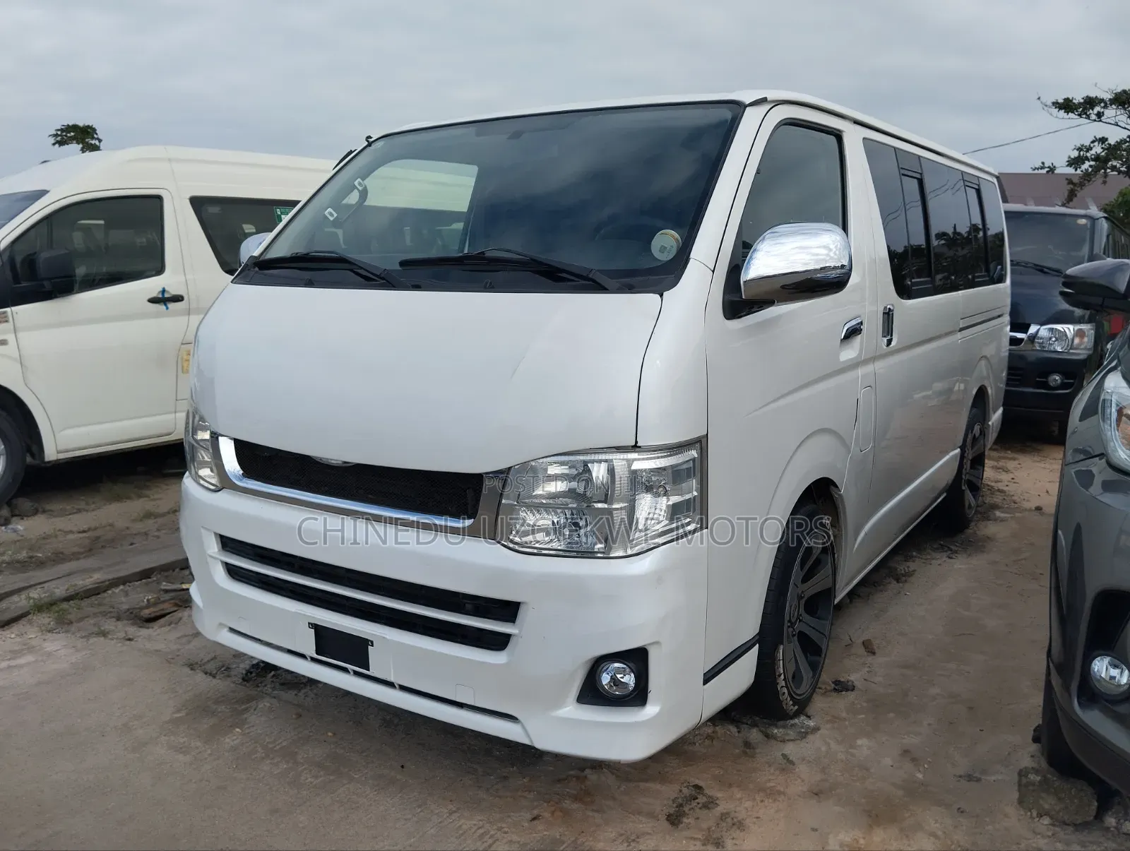 Toyota HiAce 2014 White