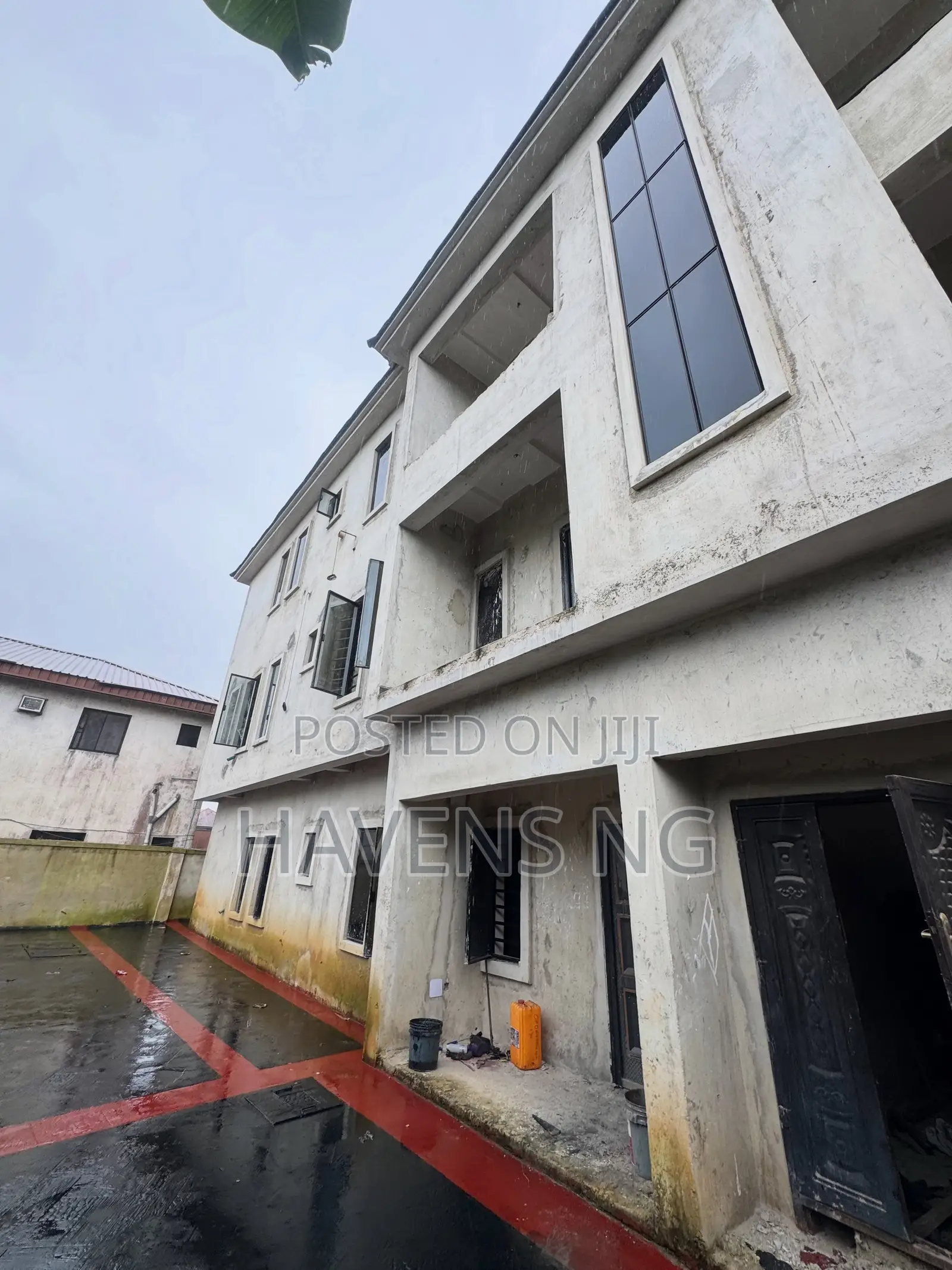 11bdrm Block of Flats in Obio-Akpor for sale