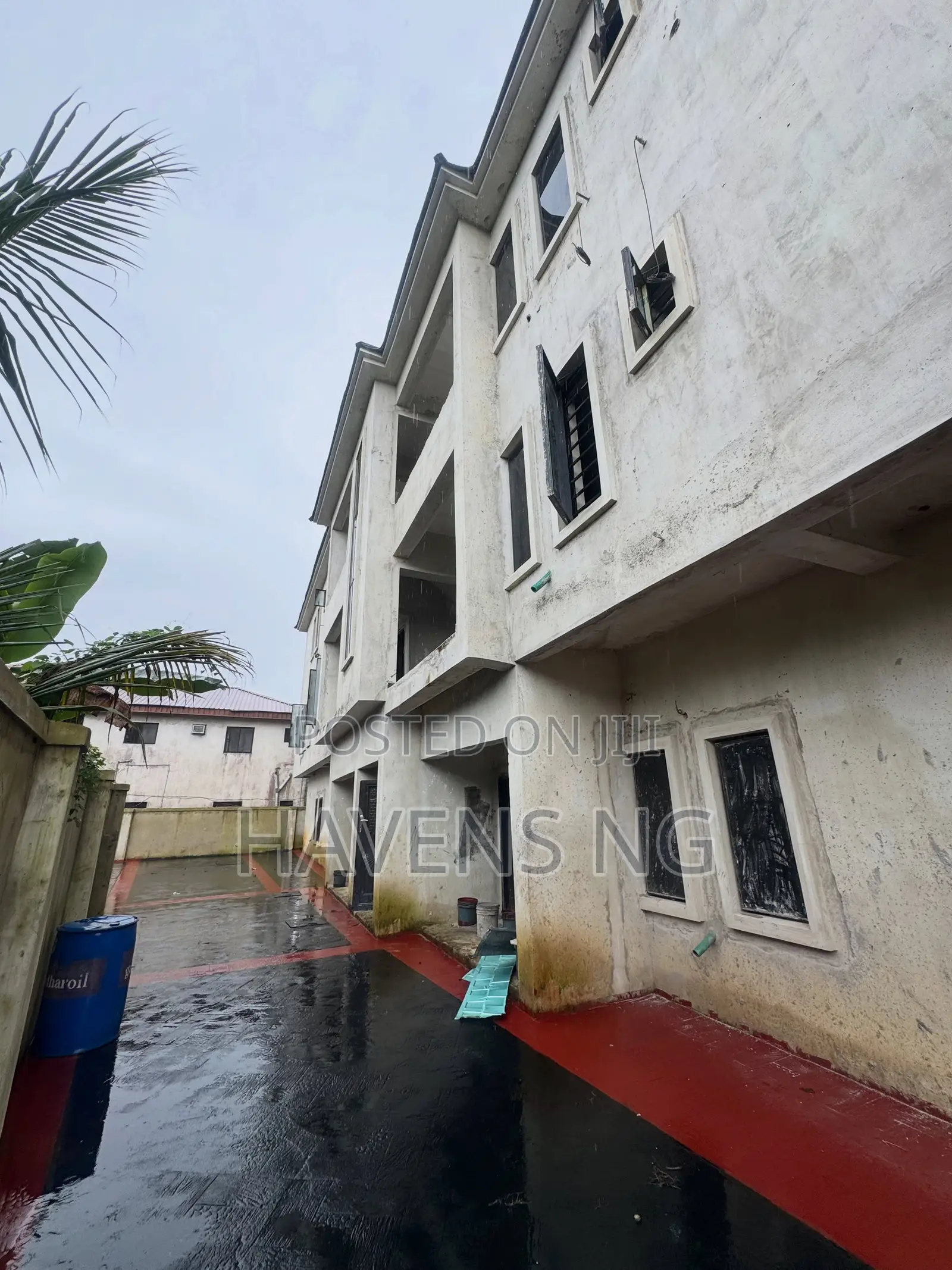 11bdrm Block of Flats in Obio-Akpor for sale