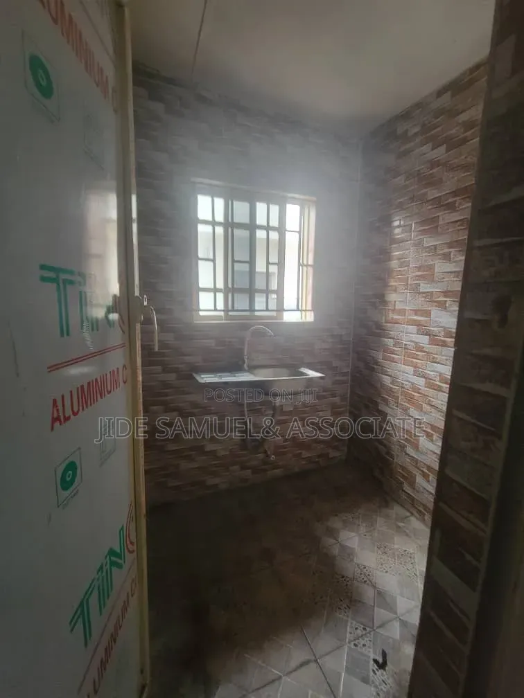 Furnished 1bdrm Apartment in Ayobo for rent