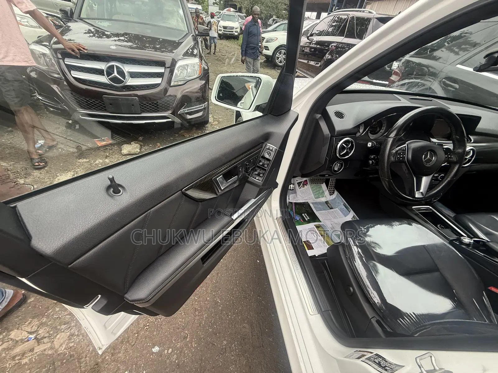 Mercedes-Benz GLK-Class Base GLK 350 4dr AWD 4MATIC (3.5L 6cyl 7A) 2015