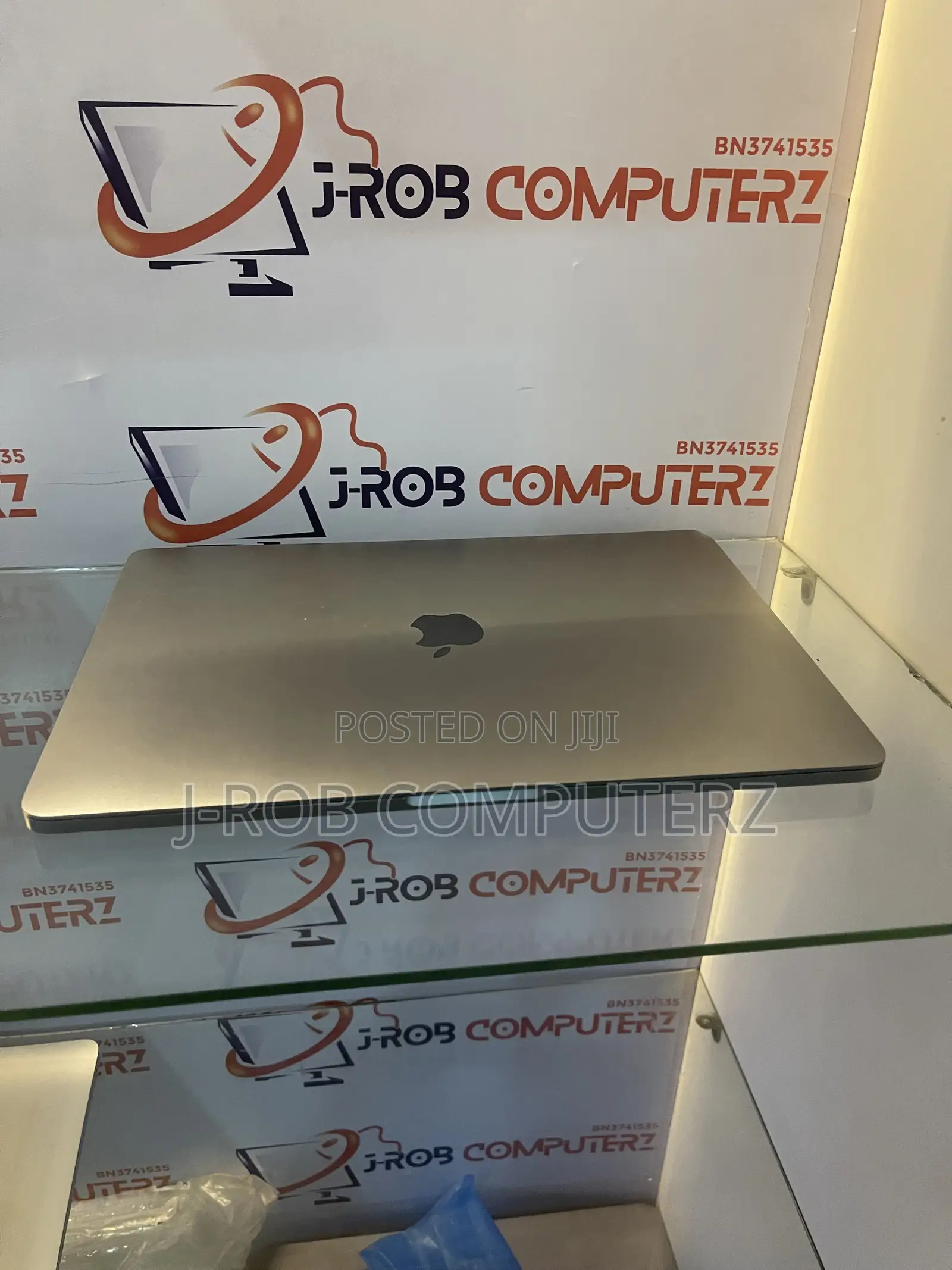 Laptop Apple MacBook Pro 2018 16GB Intel Core i7 SSD 256GB