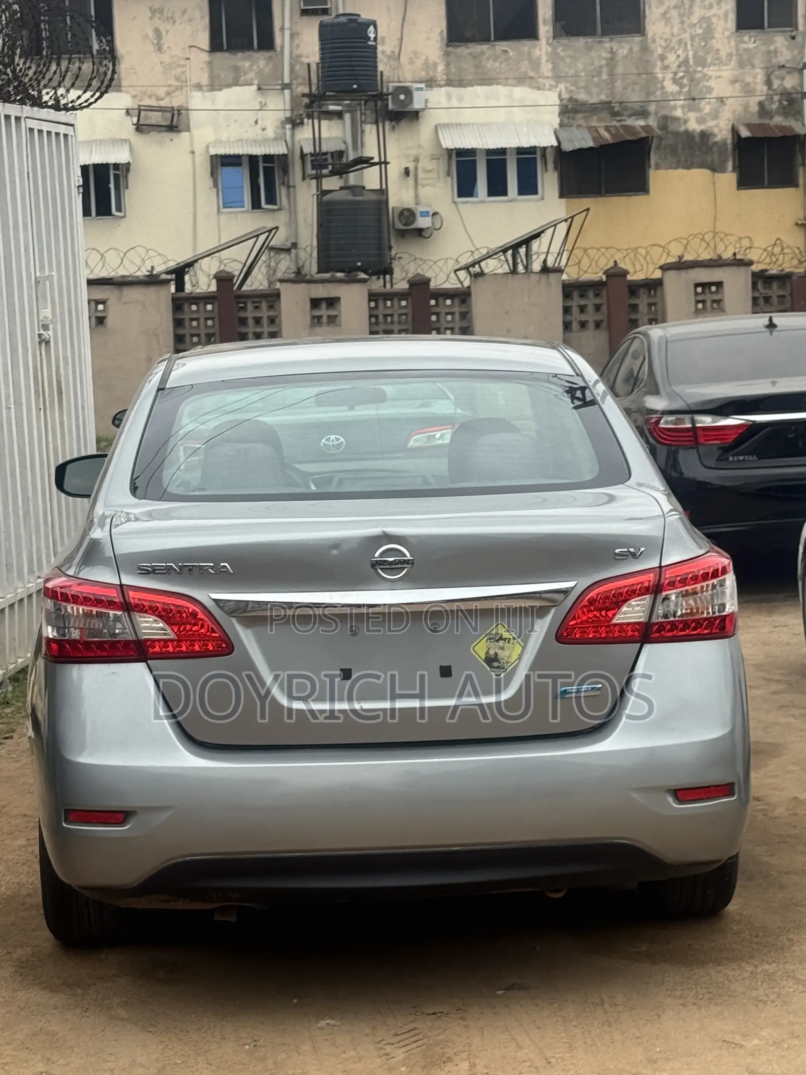 Nissan Sentra SV 4dr Sedan (1.8L 4cyl CVT) 2014 Silver