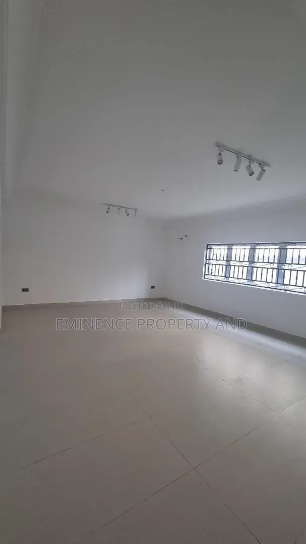 5bdrm Duplex in Off Lekki-Epe Expressway for rent