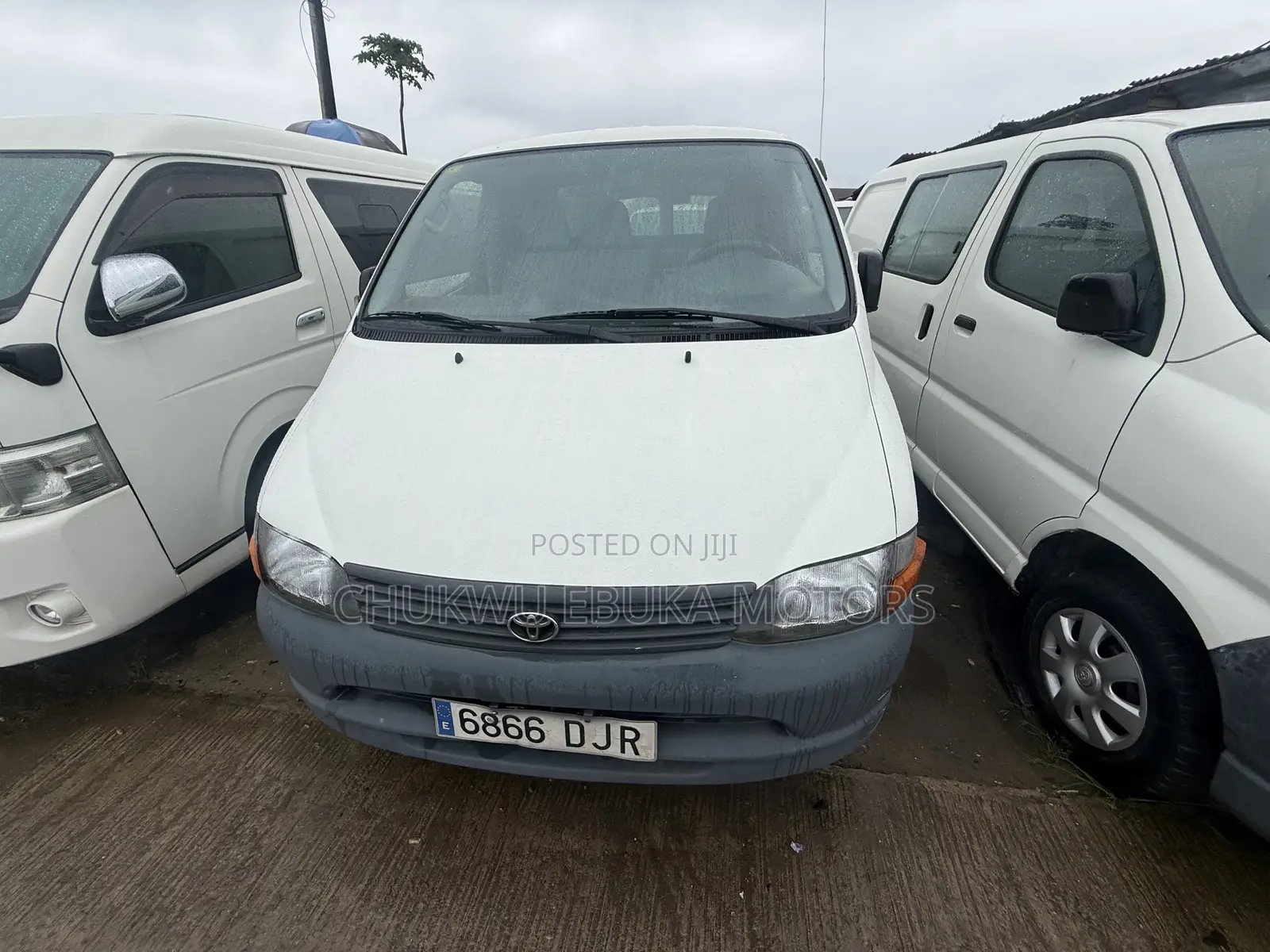 Toyota HiAce 2002 White