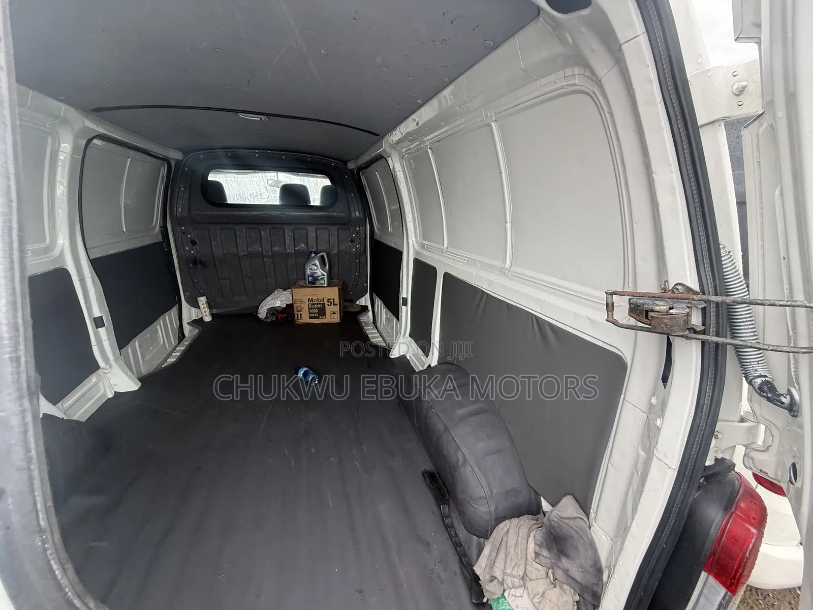 Toyota HiAce 2002 White