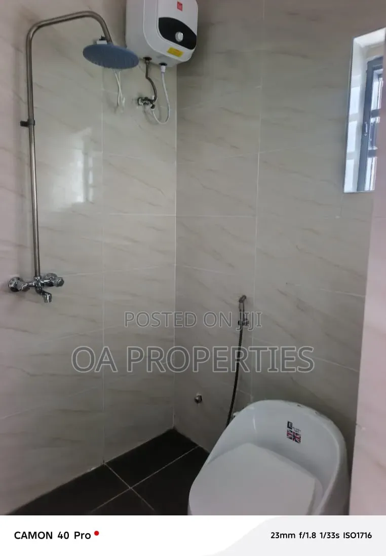 2bdrm Block of Flats in Kolapo Ishola Gra for rent