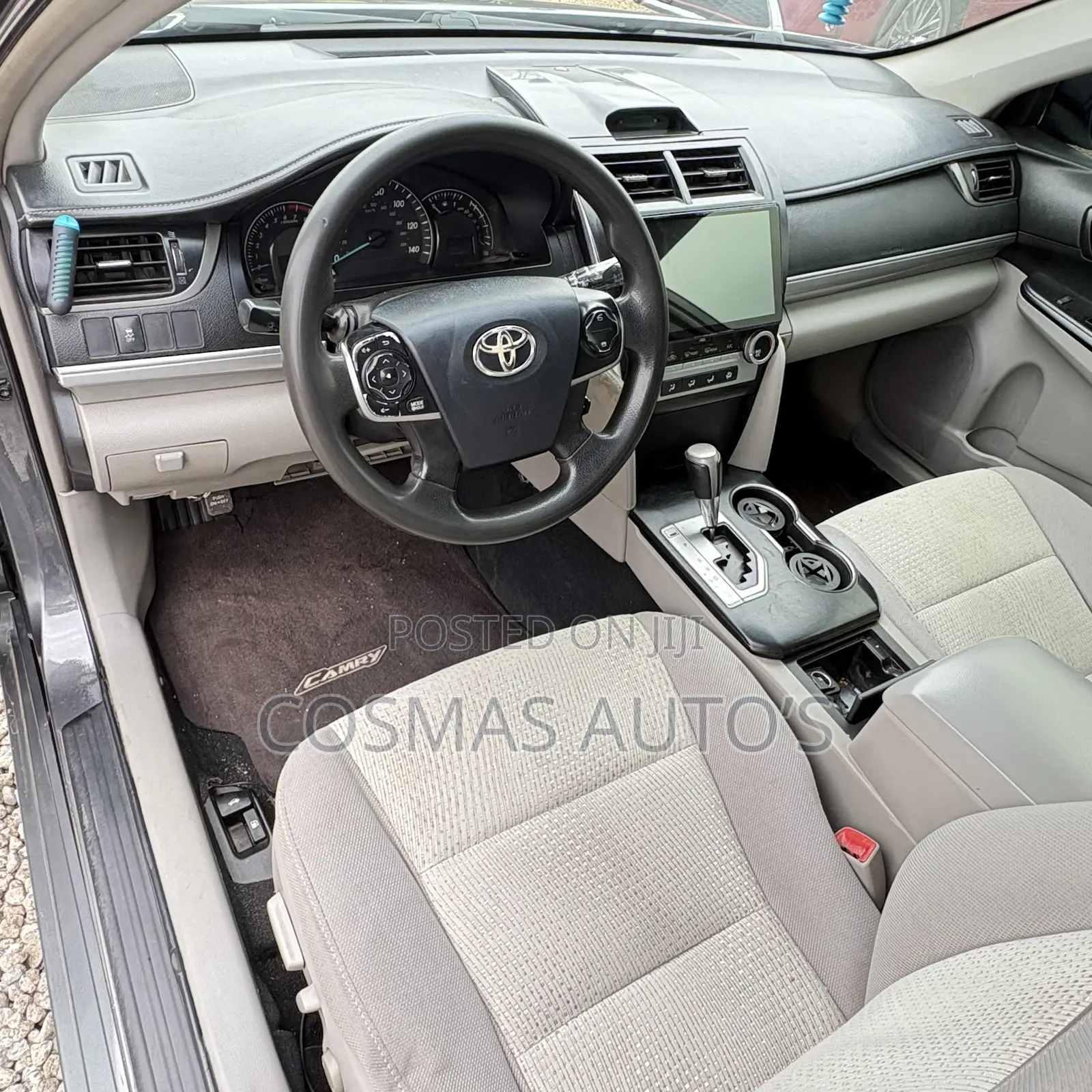 Toyota Camry LE 4dr Sedan (2.5L 4cyl 6A) 2012 Gray