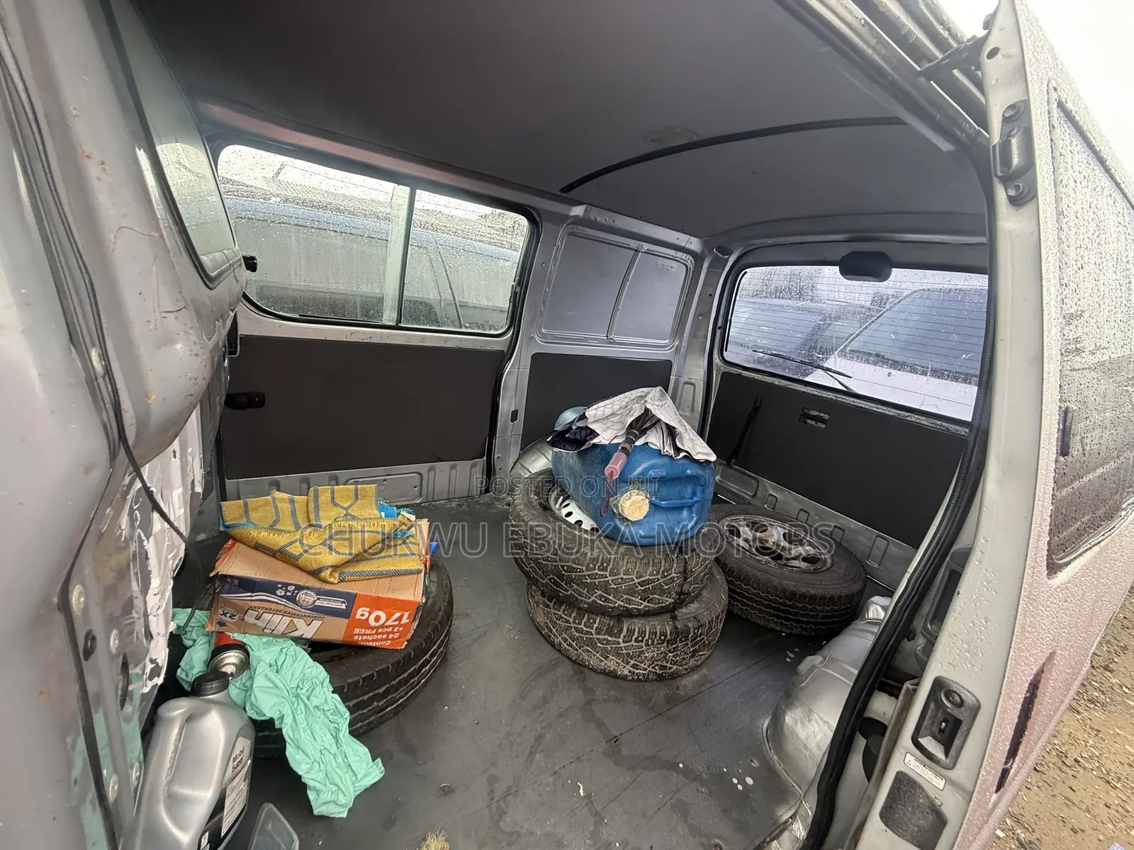 Toyota HiAce 2002 Grey