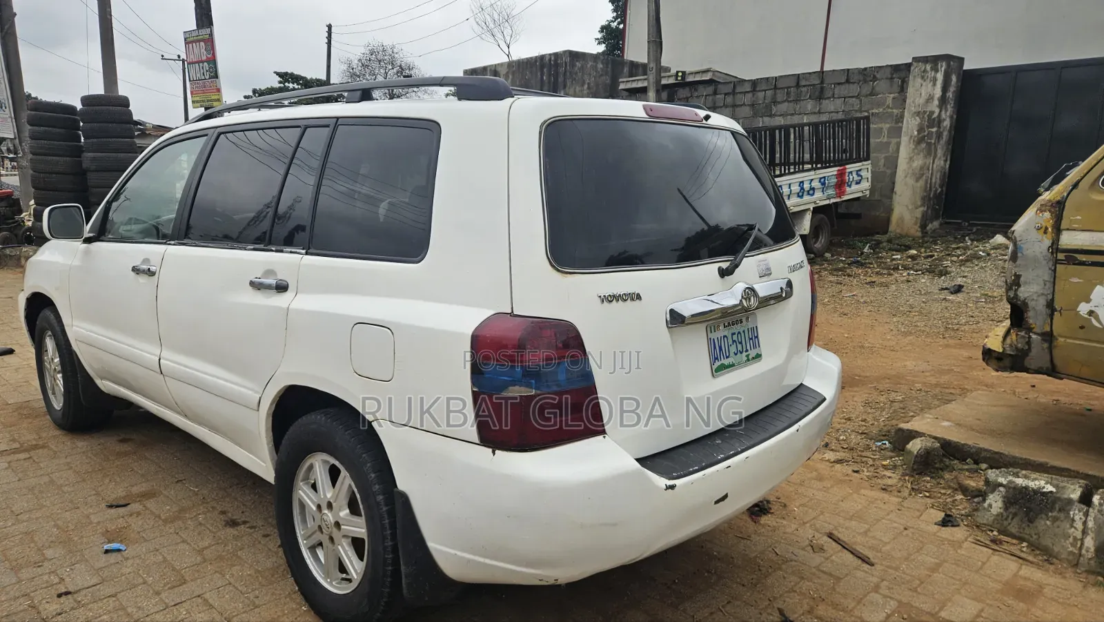 Toyota Highlander Base AWD 2004 White