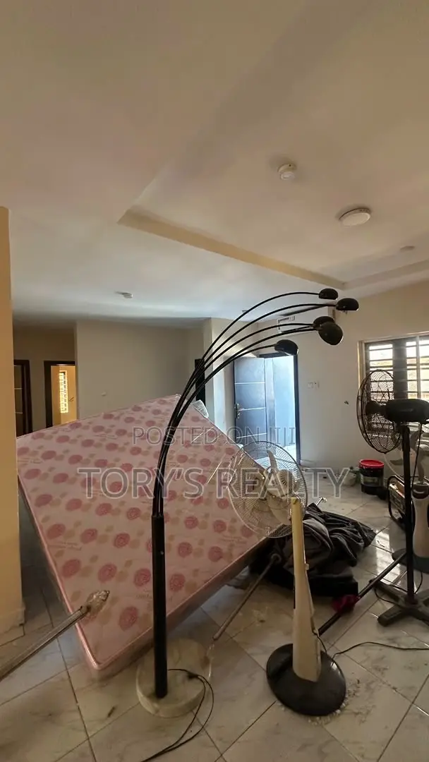 2bdrm Apartment in Chevron for rent
