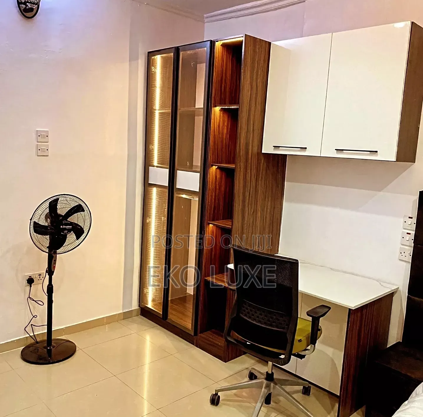 Luxury Room and Palour Vi