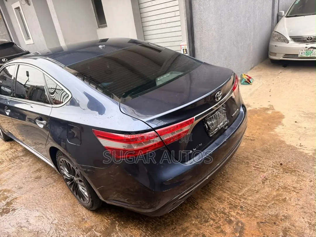 Toyota Avalon Touring FWD Sedan (3.6L 6cyl 6A) 2016 Blue