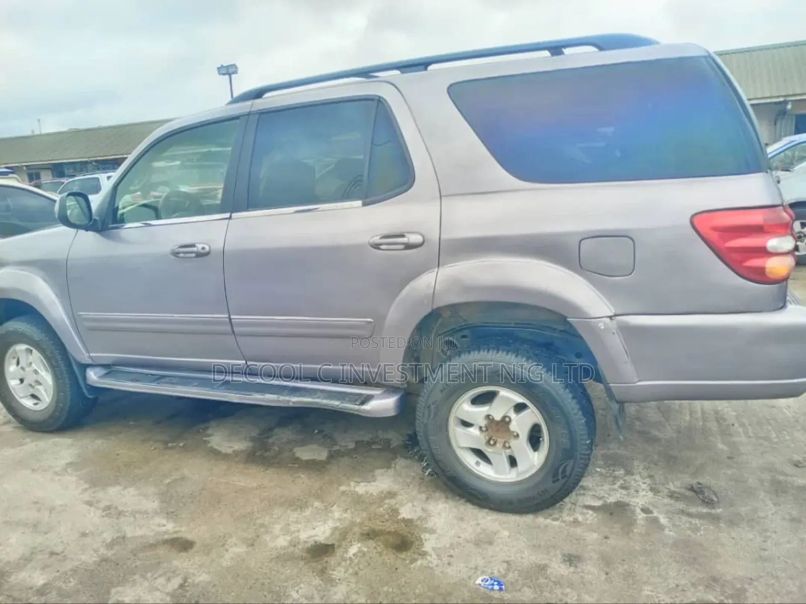 Toyota Sequoia 2004 Gold