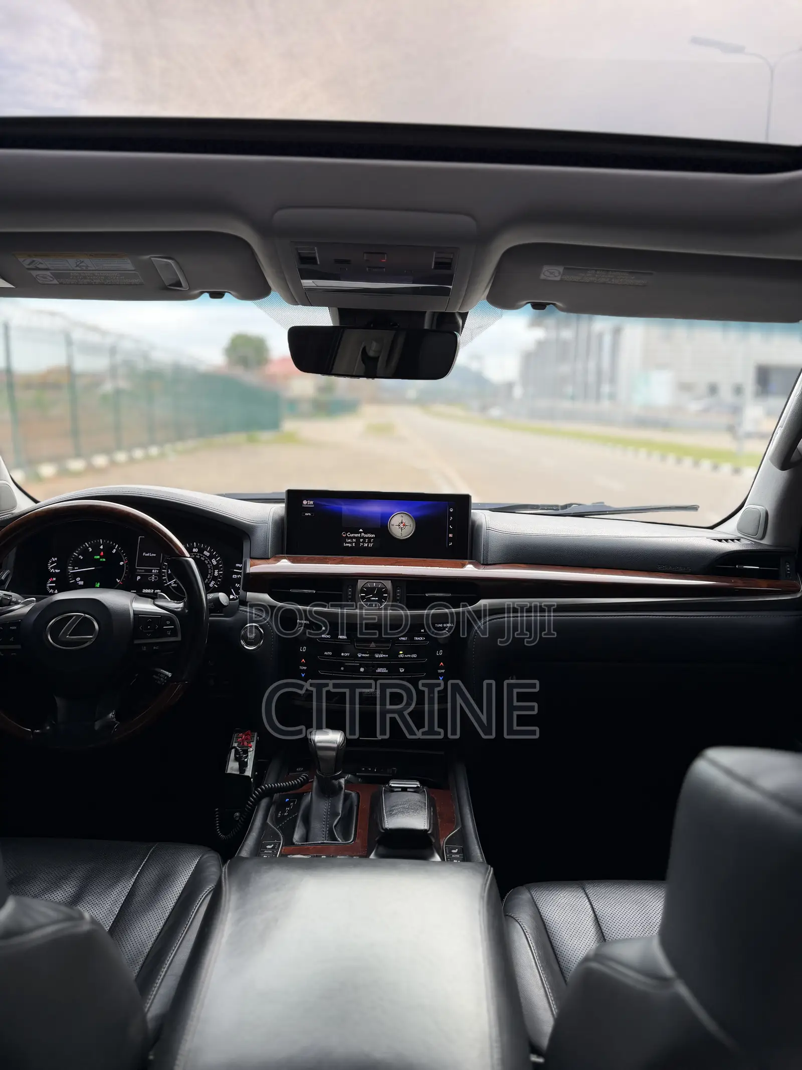 Lexus LX 570 AWD 2018 Gold