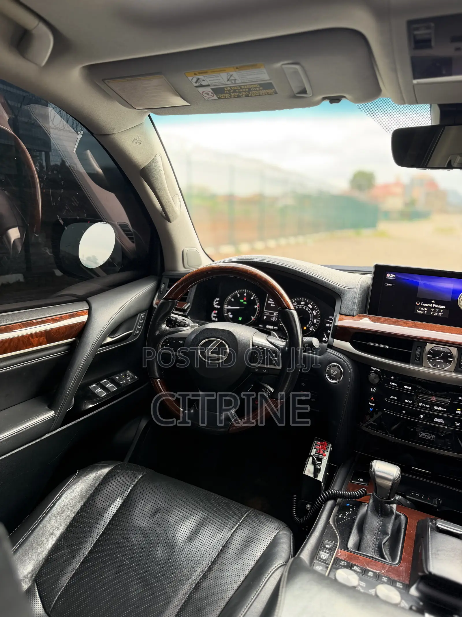 Lexus LX 570 AWD 2018 Gold
