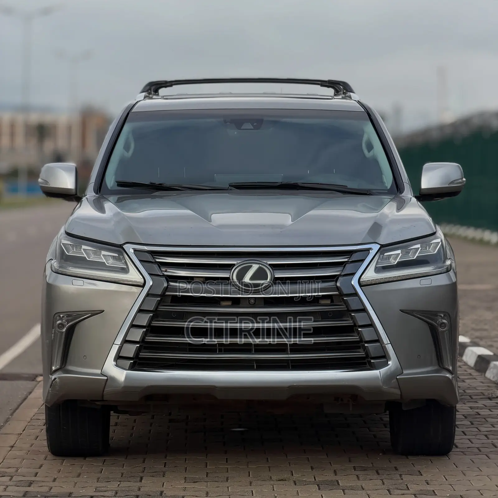 Lexus LX 570 AWD 2018 Gold