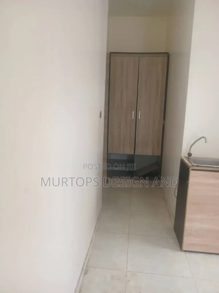 Studio Apartment in Chevy View Estate, Chevron for rent