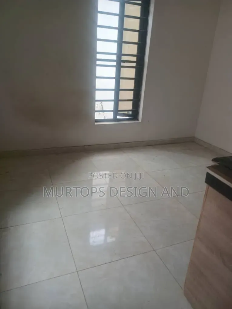 Studio Apartment in Chevy View Estate, Chevron for rent