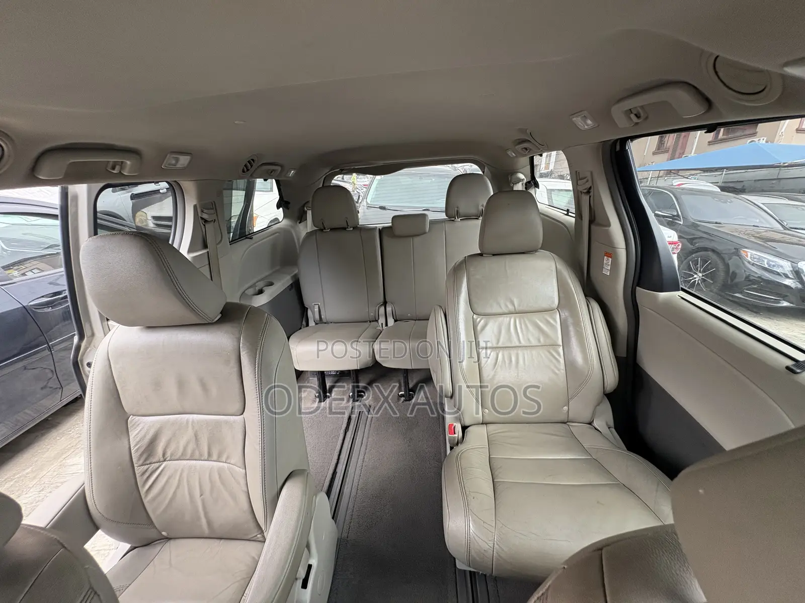 Toyota Sienna XLE Premium 7-Passenger 4dr Minivan AWD (3.5L 6cyl 6A)