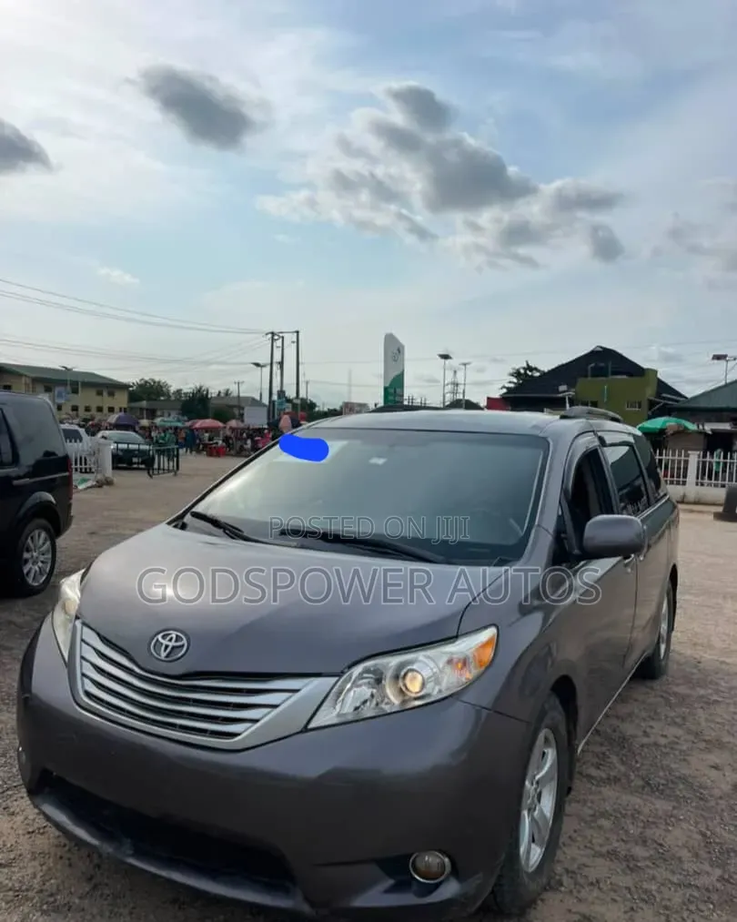 Toyota Sienna 2013 Gray