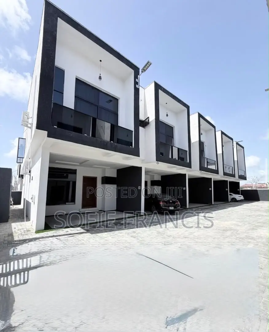 4bdrm Duplex in Ikota for rent