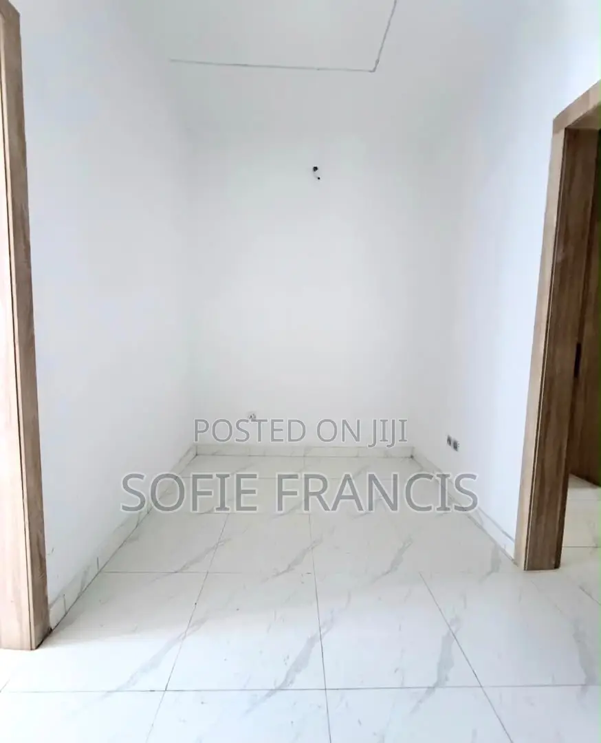 4bdrm Duplex in Ikota for rent