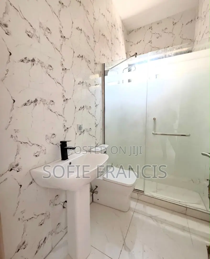 4bdrm Duplex in Ikota for rent
